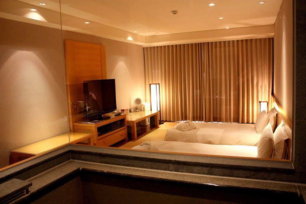 Rsl Cold & Hot Springs Resort Szuao Kültér fotó